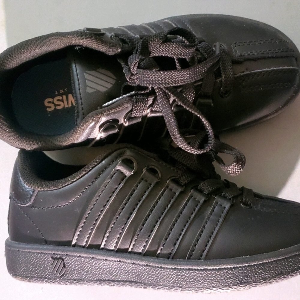 Kswiss black sneakers